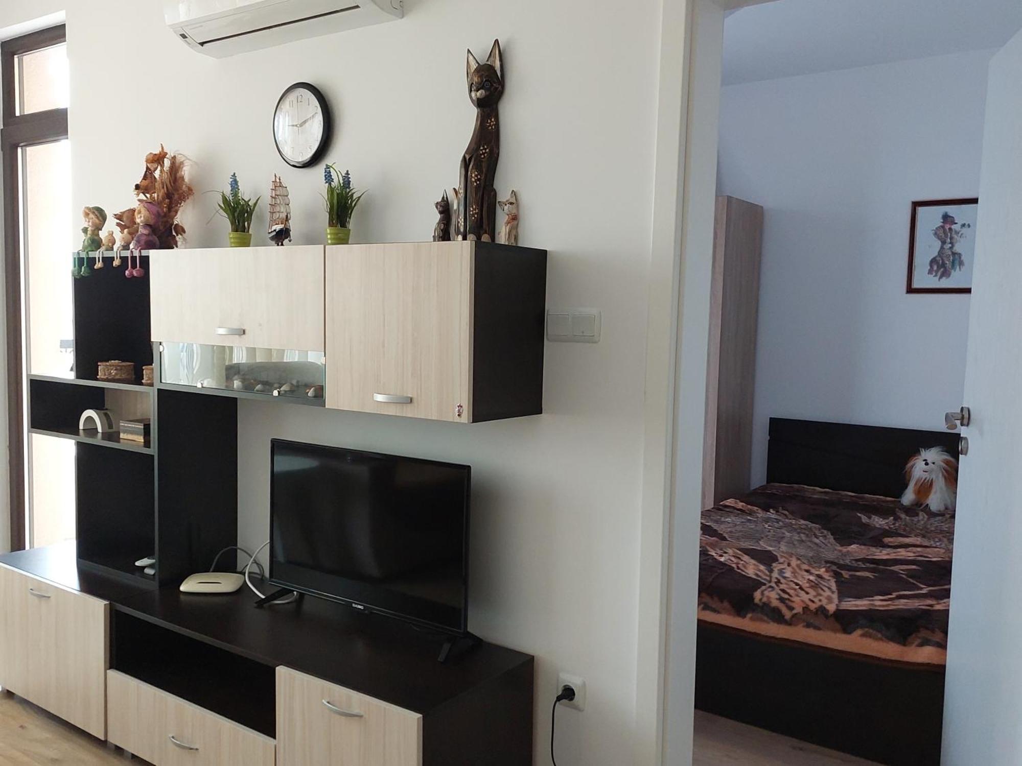 Айвазовский Парк Pomorie Bilik gambar